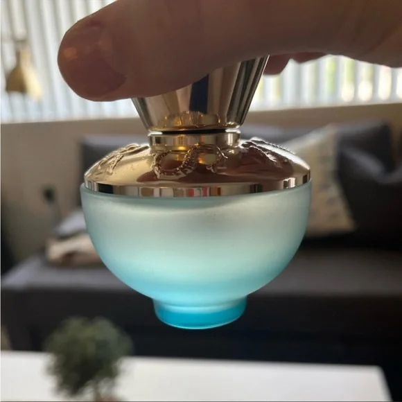 Versace Dylan Turquoise Pour Femme women’s p e r f u m e used <10x 1.7 fluid oz - Picture 2 of 3